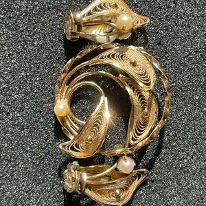 Vintage Karen Lynne 12k gold filled filigree brooch and clip earrings
